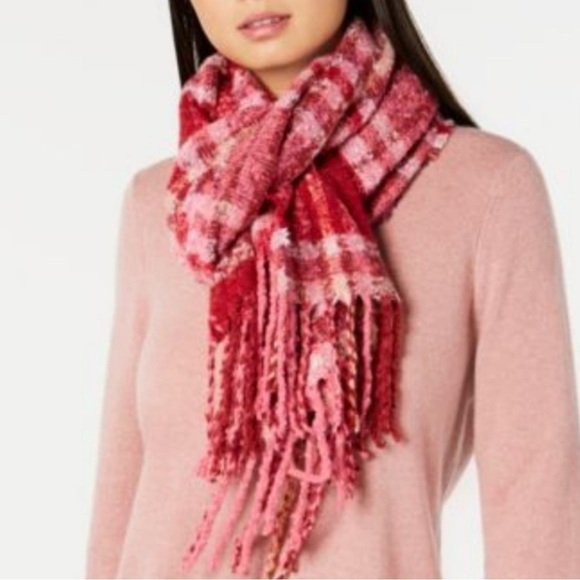 Echo 23 NYC Red Boucle Soft Lofty Plaid Fringe Scarf Size 20 X 70 - Picture 1 of 6